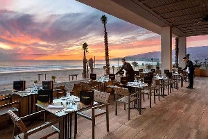 Restaurant/bars