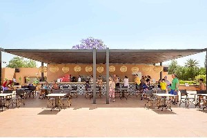 Restaurant/bars