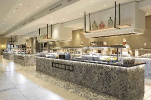 Restaurant/bars