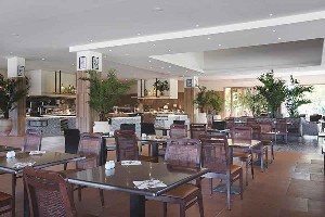 Restaurant/bars
