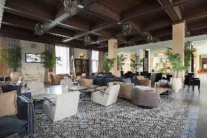 Restaurant/bars