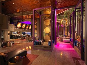 bar