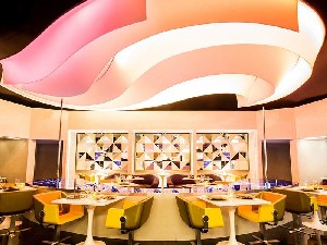 Restaurant/bars