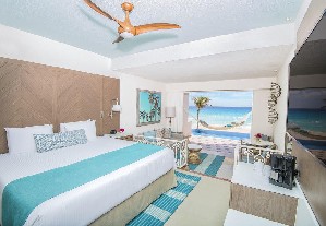 king room swim up