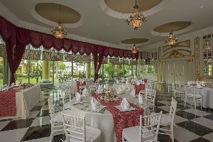 Restaurant/bars