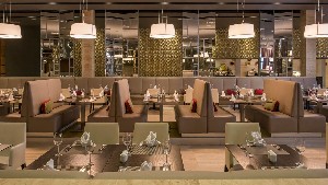 Restaurant/bars