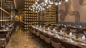 Restaurant/bars