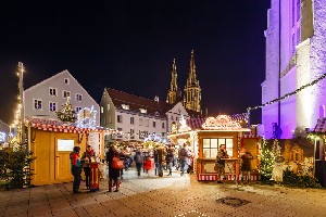 Christkindlmarkt_Neupfarrplatz_c_Bilddokumentation_Stadt_Regensburg