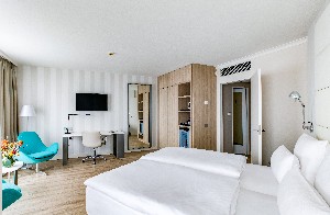 Hotel NH BERLIN ALEXANDERPLATZ wakacje