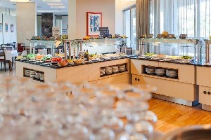 Restaurant/bars