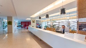 Restaurant/bars