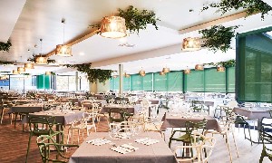 Restaurant/bars