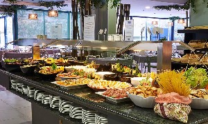 Restaurant/bars
