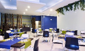 Restaurant/bars