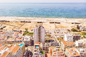 widok na plaże i morze