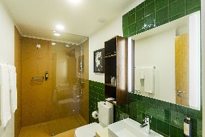 Business Room Bath