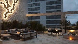 restaurant/bar