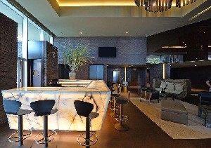 Restaurant/bars