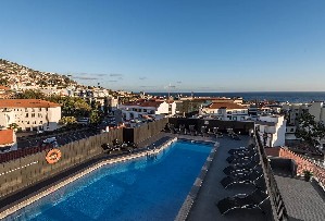 Hotel s bazénem