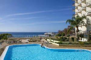 Hotel cu piscină