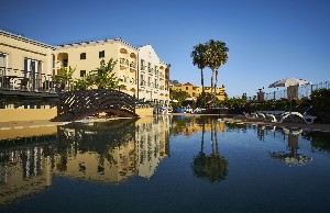 Hotel s bazénem
