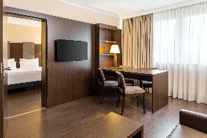 Hotel NH DANUBE CITY wakacje