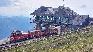 4E0AA18D-C324-4C4F-87D7-5210DE690563