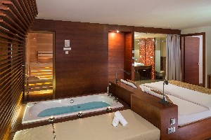 Hotel FALKENSTEINER HOTEL & SPA CARINZIA wakacje