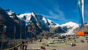 touristen-auf-der-kaiser-franz-josefs-hoehe1.jpeg