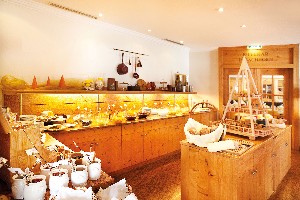 Hotel DAS ALPENHAUS KAPRUN wakacje