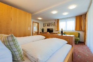 Hotel DER WALDHOF wakacje