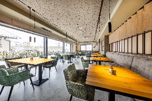 Hotel PEOPLE'S HOTEL wakacje