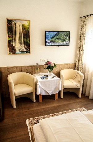 Hotel PEOPLE'S HOTEL wakacje