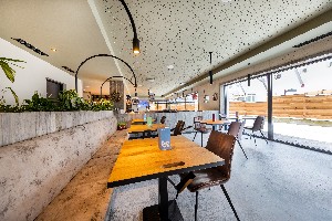 Hotel PEOPLE'S HOTEL wakacje