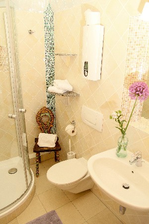 Hotel PEOPLE'S HOTEL wakacje