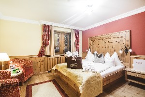 Hotel FAMILIEN- UND WELLNESSHOTEL DER HANNESHOF - DAS MONTANA wakacje