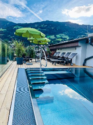 Hotel MALERHAUS wakacje