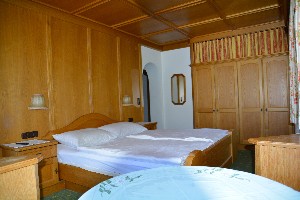 Hotel GÄSTEHAUS LÄRCHENHEIM wakacje