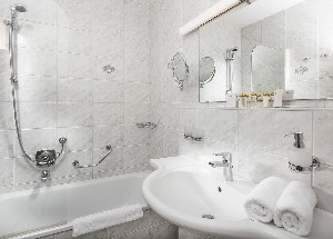 Hotel HOTEL HÖHLENSTEIN wakacje