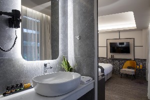 suite city view