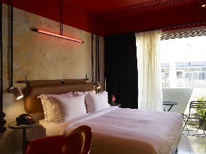 Urban Double Room (with balcony)