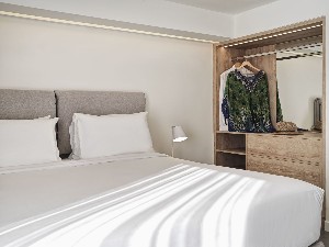 Superior Room (LateralSeaView)