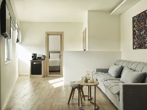 Superior Suite (LateralSeaView)