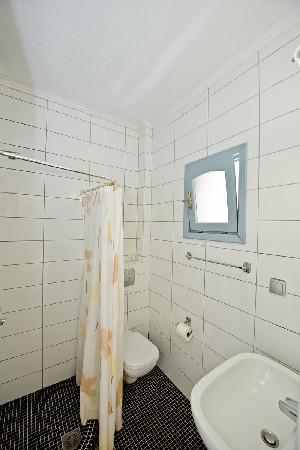 Bath standard room