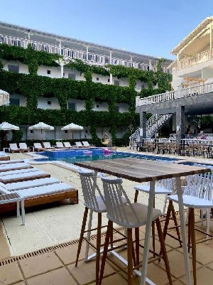 pool bar