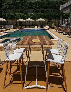 pool bar