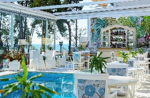 pool bar
