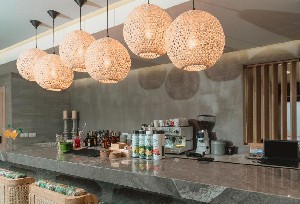 bar