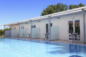side pool rooms