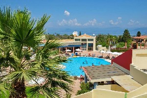 Hotel cu piscină